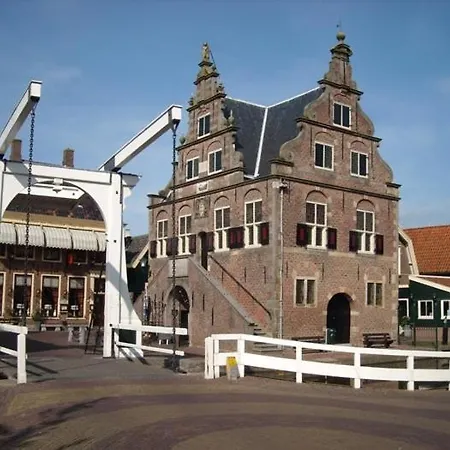 Bb Saari De Woude